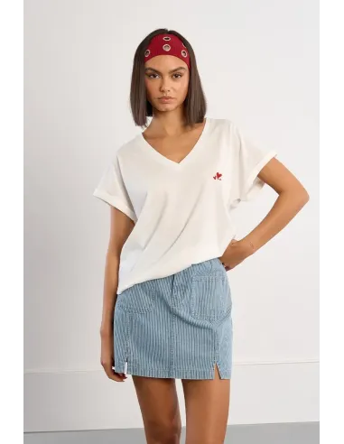 T-shirt avec broderies cœurs