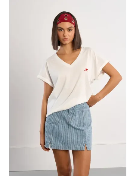 T-shirt avec broderies cœurs